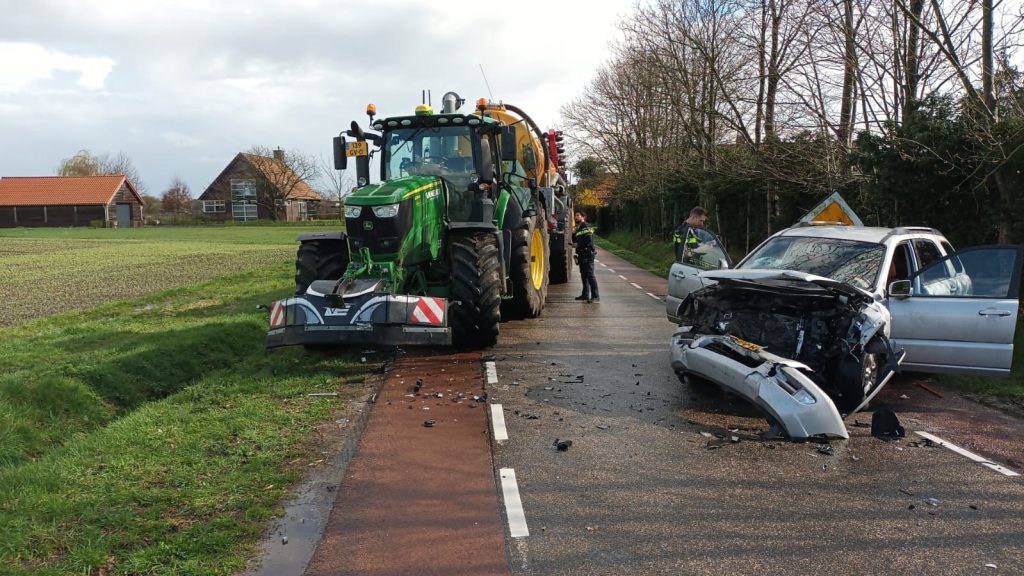 Front collision with tractor with front underrun protection