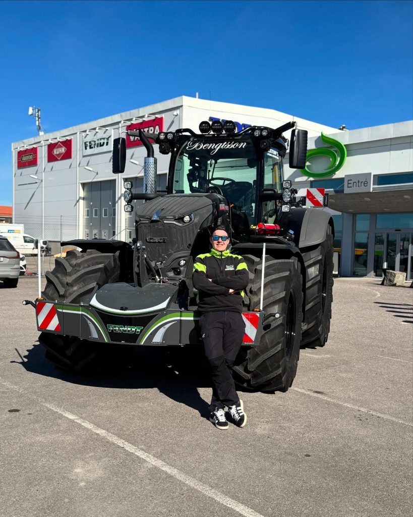 Fendt front bumper mit Staubox, Gewicht und LED